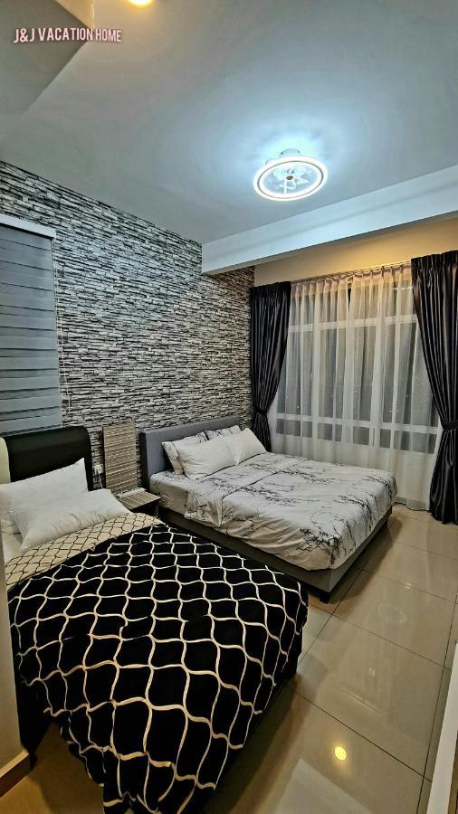 J&J Vacation Home@Novo8 Residence Kampong Tambak Екстериор снимка