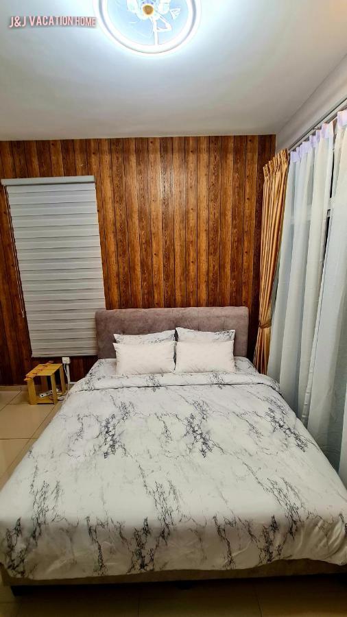 J&J Vacation Home@Novo8 Residence Kampong Tambak Екстериор снимка