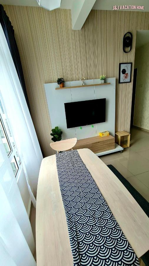 J&J Vacation Home@Novo8 Residence Kampong Tambak Екстериор снимка