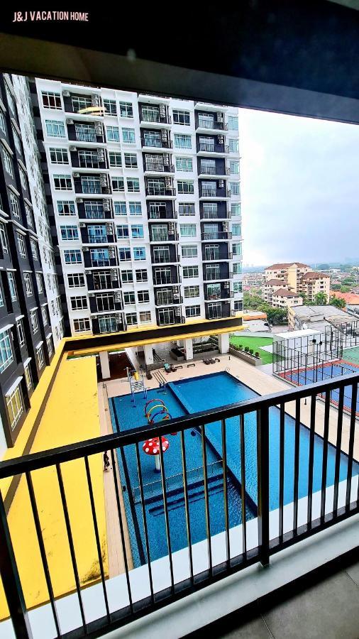 J&J Vacation Home@Novo8 Residence Kampong Tambak Екстериор снимка