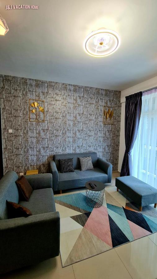 J&J Vacation Home@Novo8 Residence Kampong Tambak Екстериор снимка